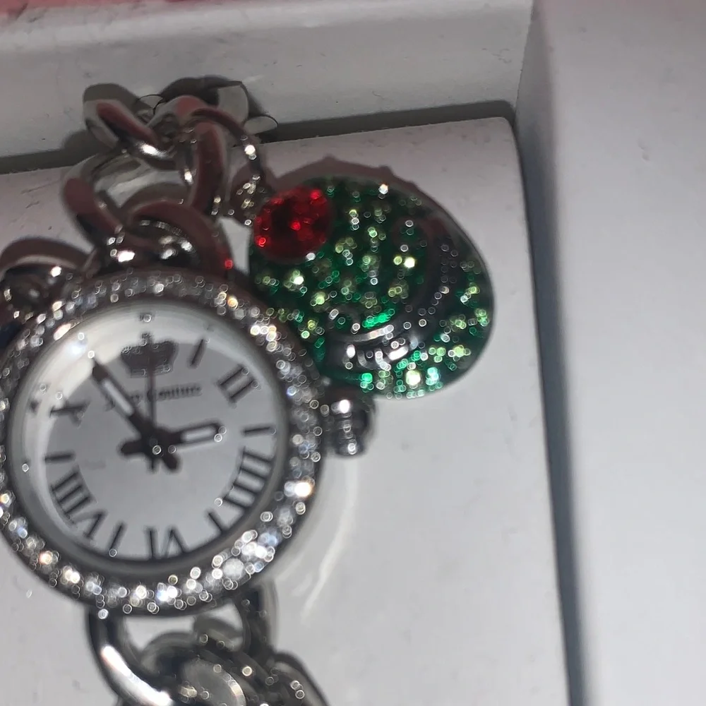 🆕-Juicy Couture Silver 🍸Martini Charm Bracelet Watch - Picture 3 of 13